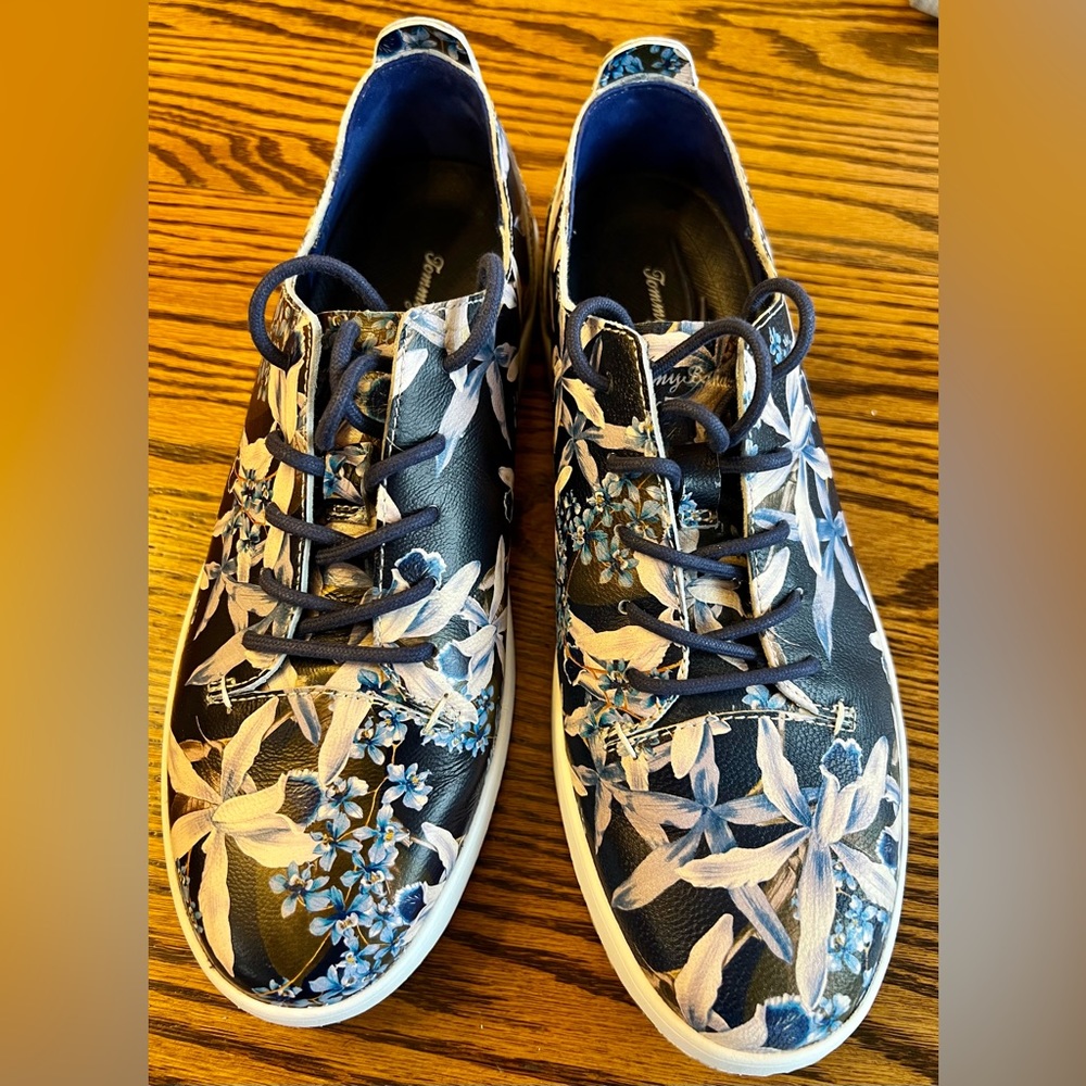 Tommy Bahama Relaxology Cove Island Shoes Blue Floral Women’s Sz 9